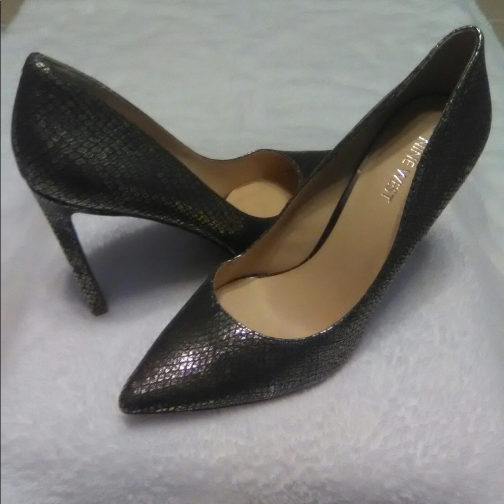 8M Nine West 4” Pointed Metallic Copper Gold Silver